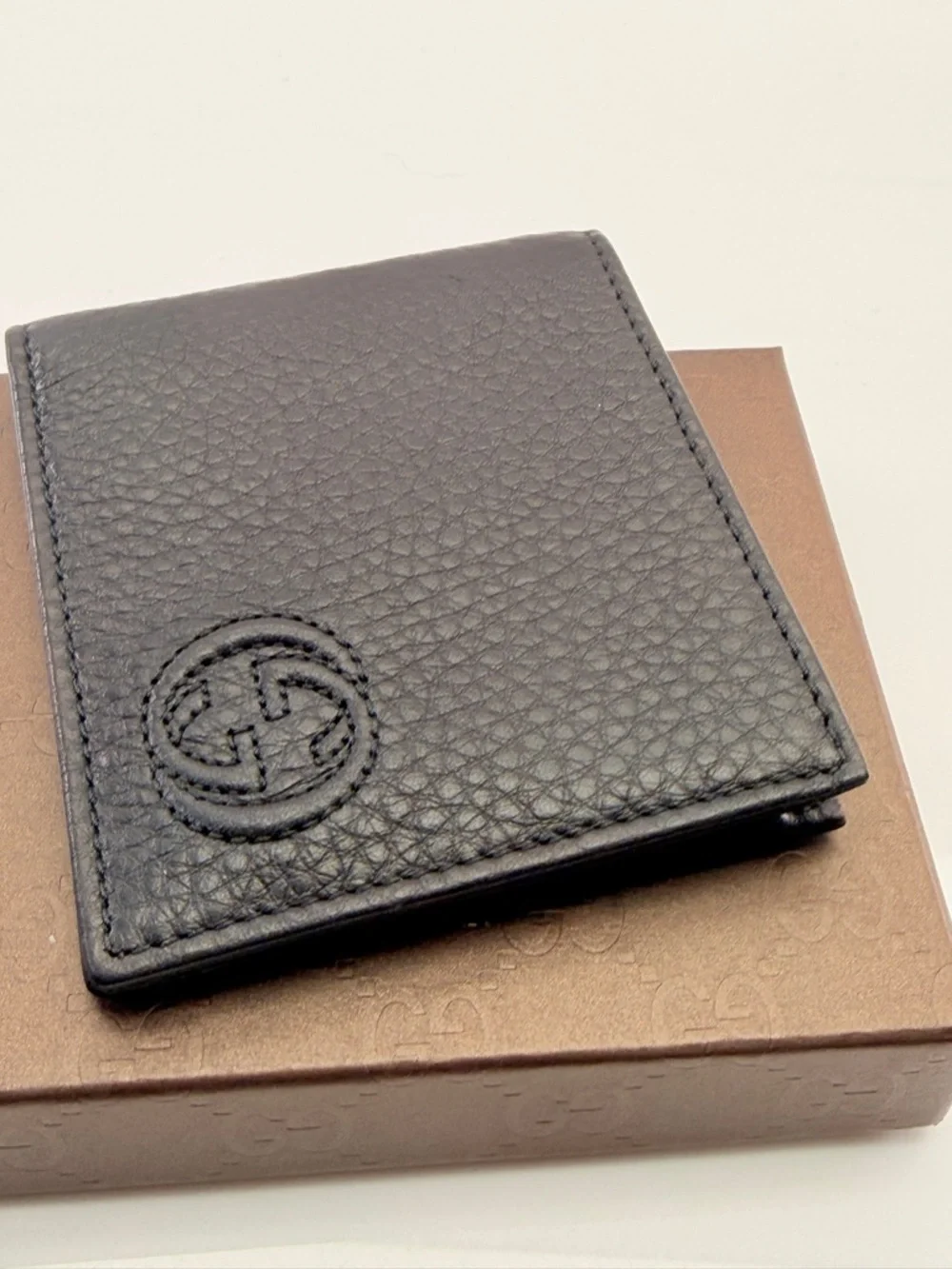 Gucci Black Textured Leather Men’s Black Bifold Wallet New